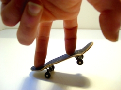 Karizmatic - Finger skate